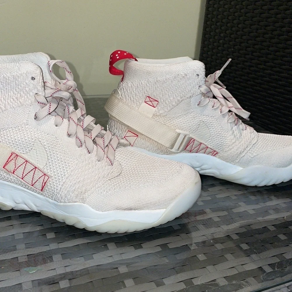 Mens Like New Jordan Apex React bq1311 Light Cream/Sail Fabric